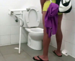 Cruising fuck-stick urinate in public wc